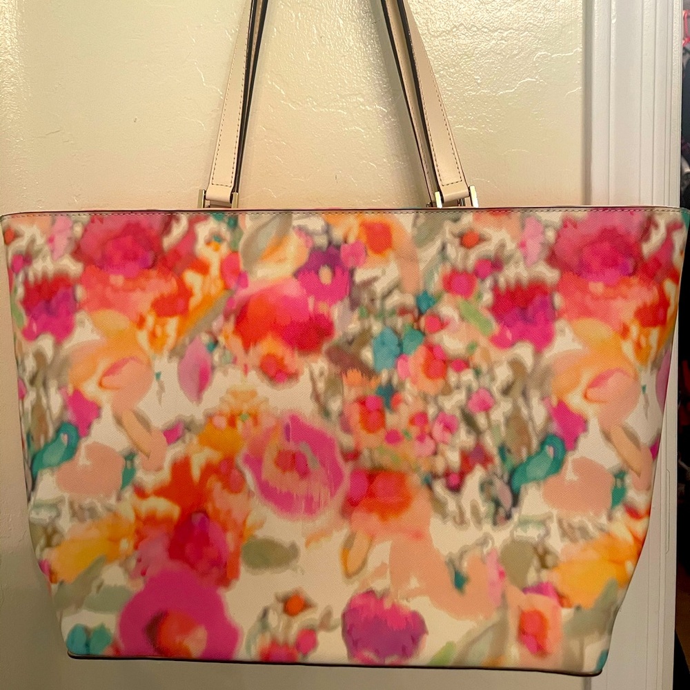 Kate Spade beautiful Handbag
